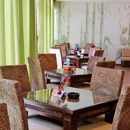 George - 3 Pools, 2 Bedrooms & 2 Bathrooms Apartman Napospart