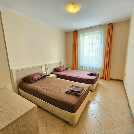 George - 3 Pools, 2 Bedrooms & 2 Bathrooms Apartman *