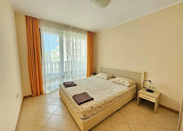 George - 3 Pools, 2 Bedrooms & 2 Bathrooms *