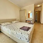 George - 3 Pools, 2 Bedrooms & 2 Bathrooms Daire *