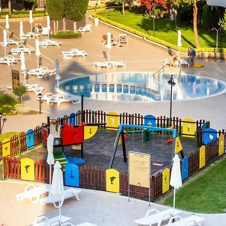 Apartment George - 3 Pools, 2 Bedrooms & 2 Bathrooms