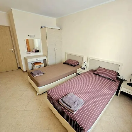 아파트 George - 3 Pools, 2 Bedrooms & 2 Bathrooms 써니비치