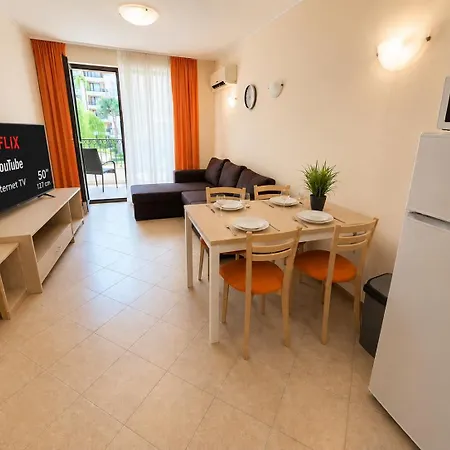 George - 3 Pools, 2 Bedrooms & 2 Bathrooms *