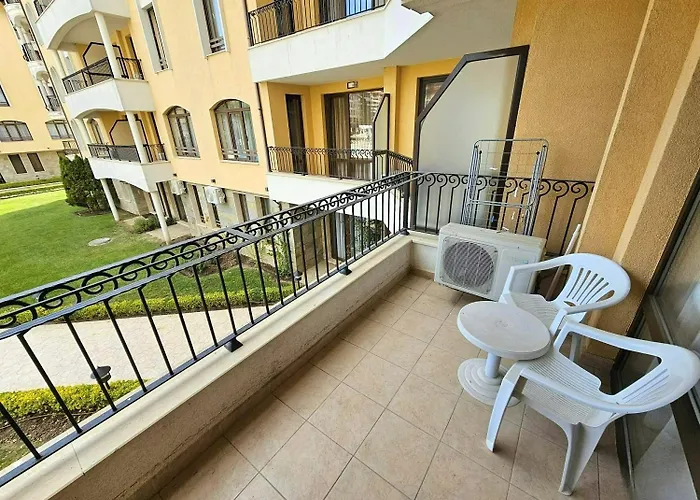 شقة George - 3 Pools, 2 Bedrooms & 2 Bathrooms ساني بيتش