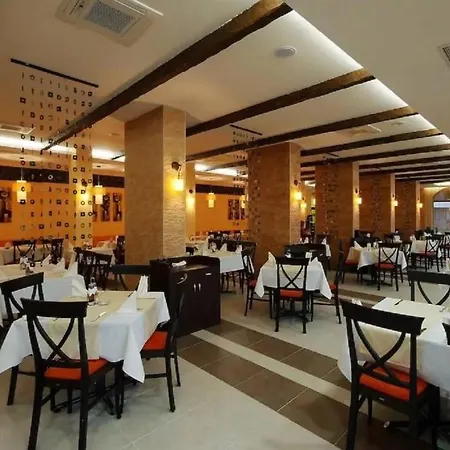 Appartement George - 3 Pools, 2 Bedrooms&2 Bathrooms